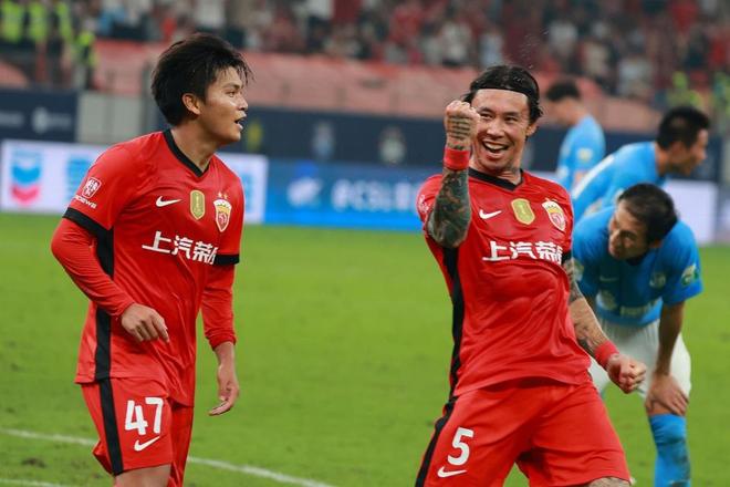 张琳芃豪夺11冠！创中超夺冠纪录，7连冠+3连冠，武磊“躺冠”