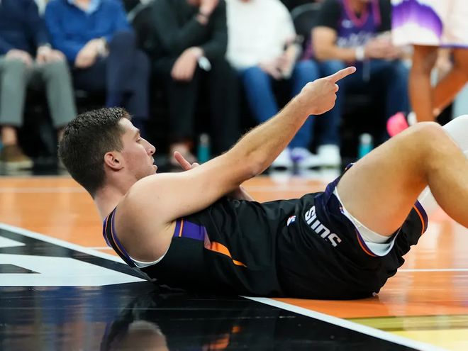 又一个白人落选秀,成为了球队灵魂人物