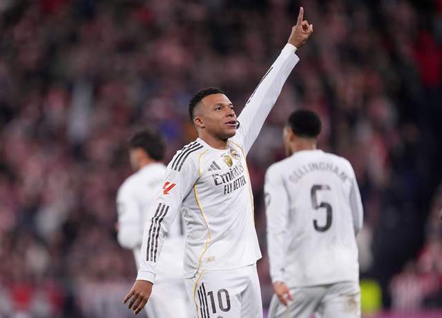 3-0！姆巴佩独造3球，比肩C