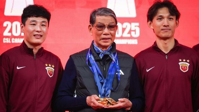 武磊：这一年错过比赛，但没错过自己，还想继续感受上海德比的震耳欲聋