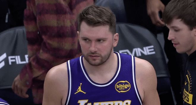 东契奇、勒布朗联手发威 湖人客场逆转爵士取连胜