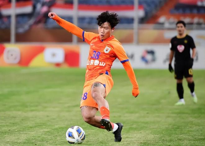 鲁能00后前锋卢永涛转会上港，孙祥亲自出面促成