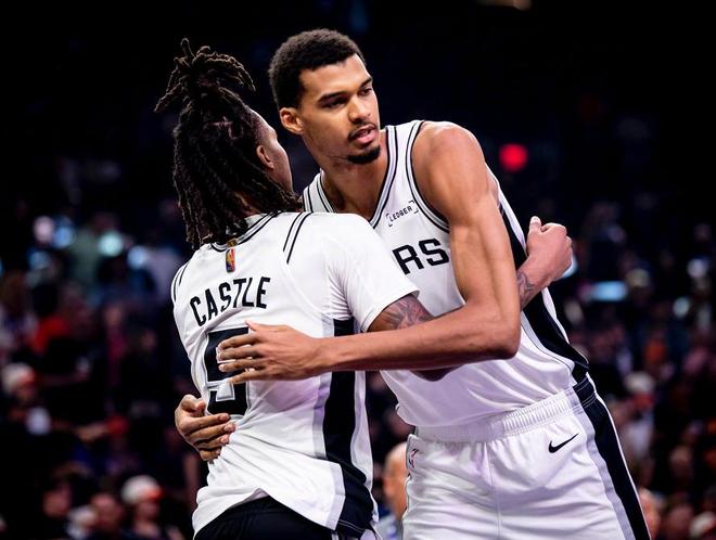 爵士客场逆转马刺 乔治与马尔卡宁合力终结马刺八连胜