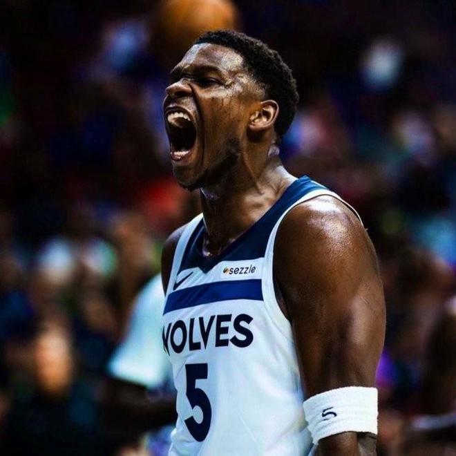 爱德华兹成NBA历史首位25岁前命中1200三分球球员