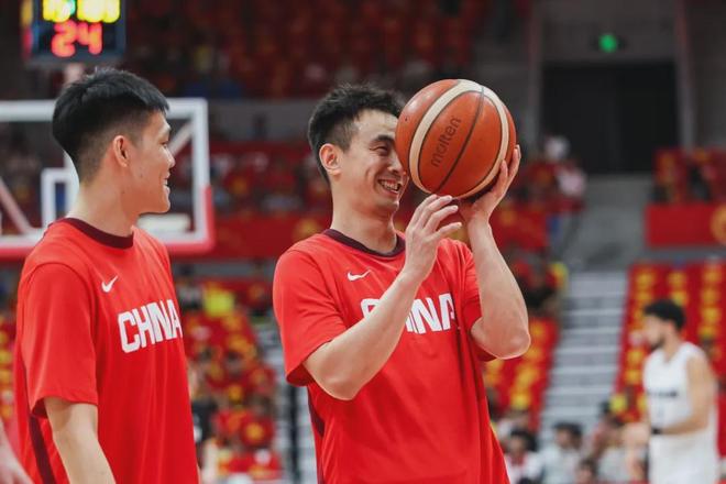 中国男篮，一直被质疑，永远被期待